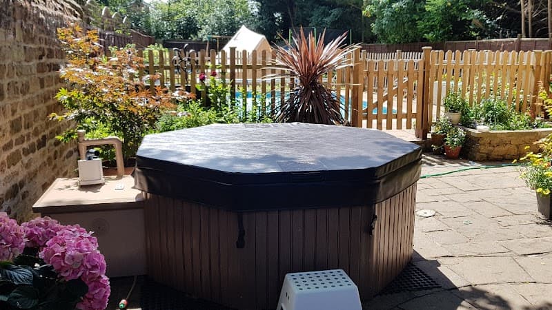 Hot Tub Hire UK Great Brickhill photo
