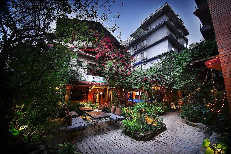 Hotel Middle Path & Spa - Hotel in Pokhara photo