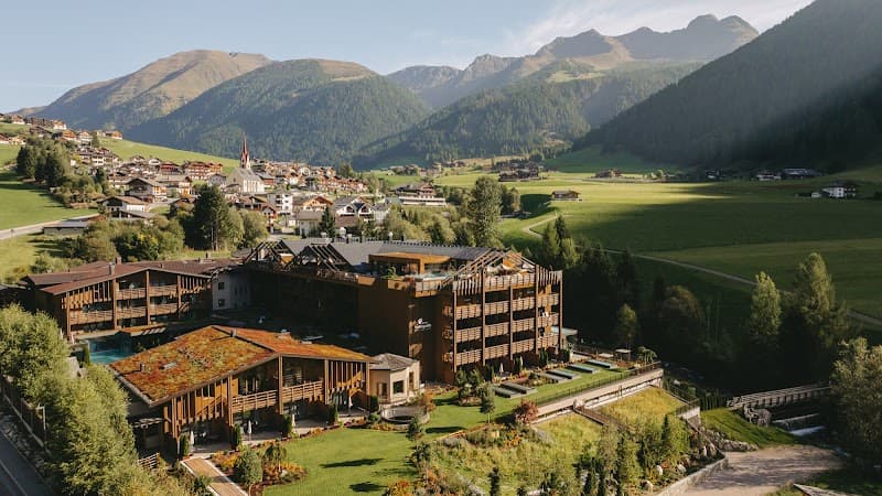 Hotel Quelle Nature Spa Resort Dolomites photo