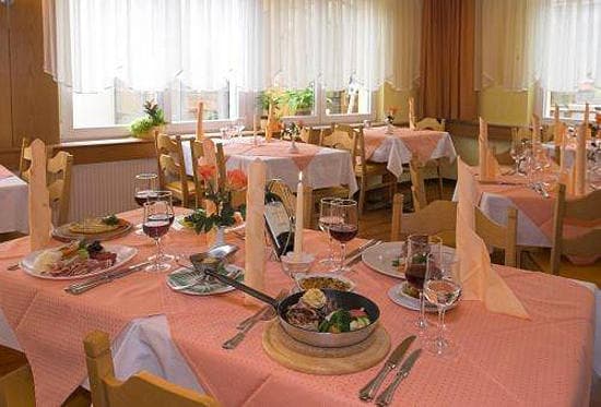 Hotel Restaurant Heilquelle Leukerbad photo