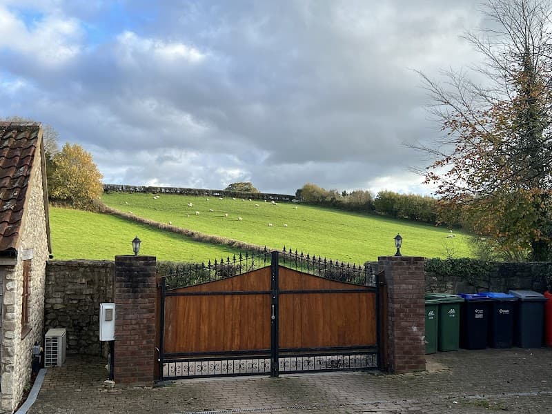 Huntenhull Apartments Westbury photo