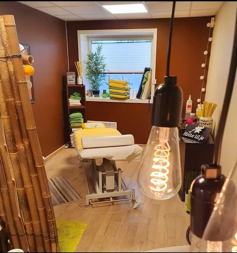 Hvite Lilje Profesjonell Massasje Tau photo