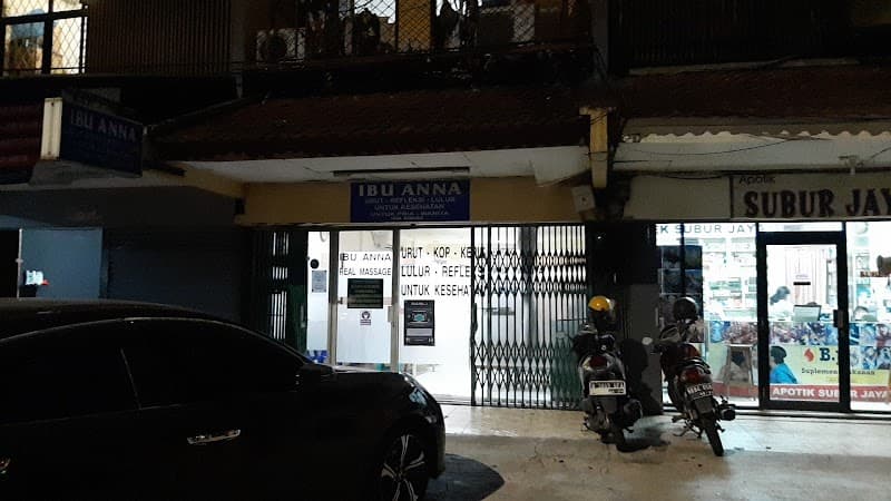 Ibu Anna Jakarta photo