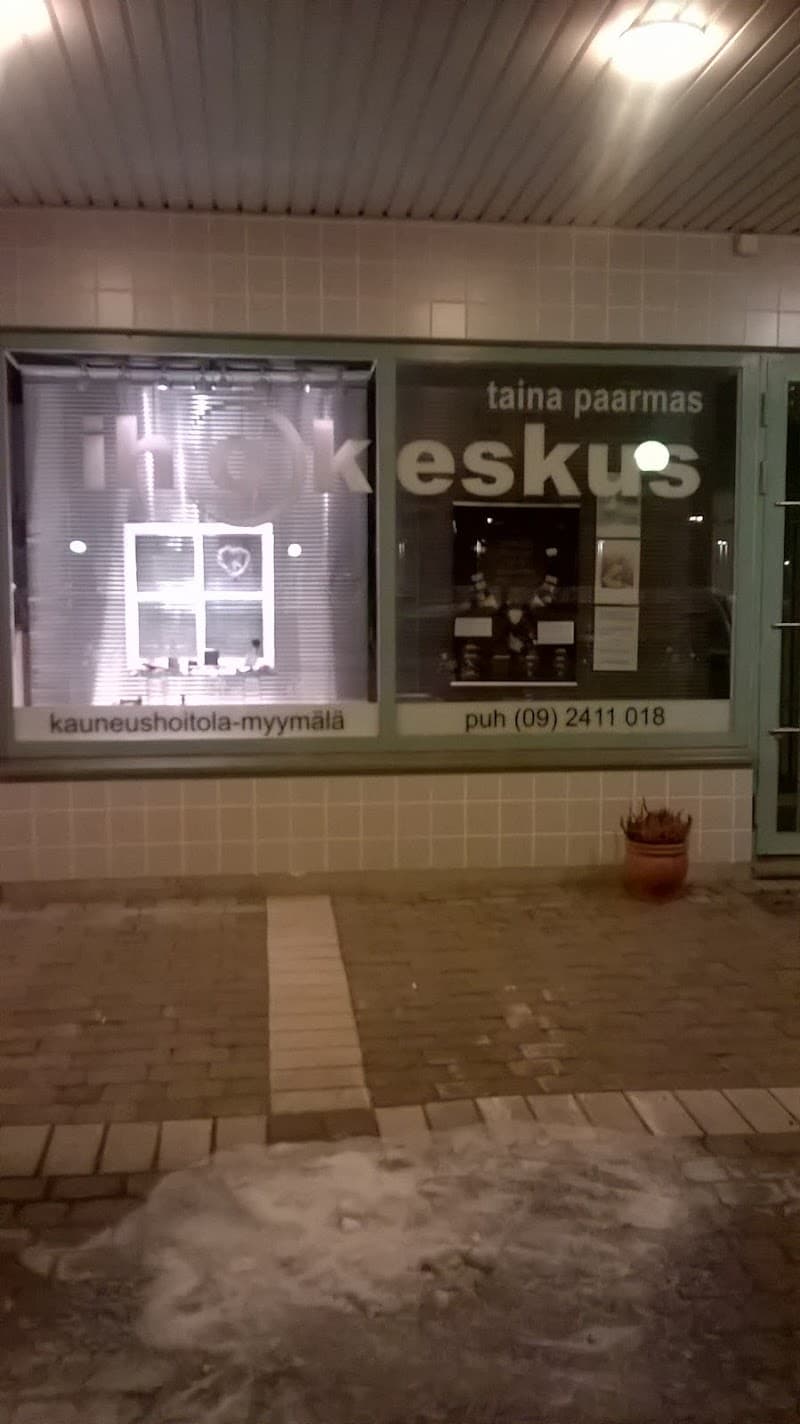 Ihokeskus Taina Paarmas Helsinki photo