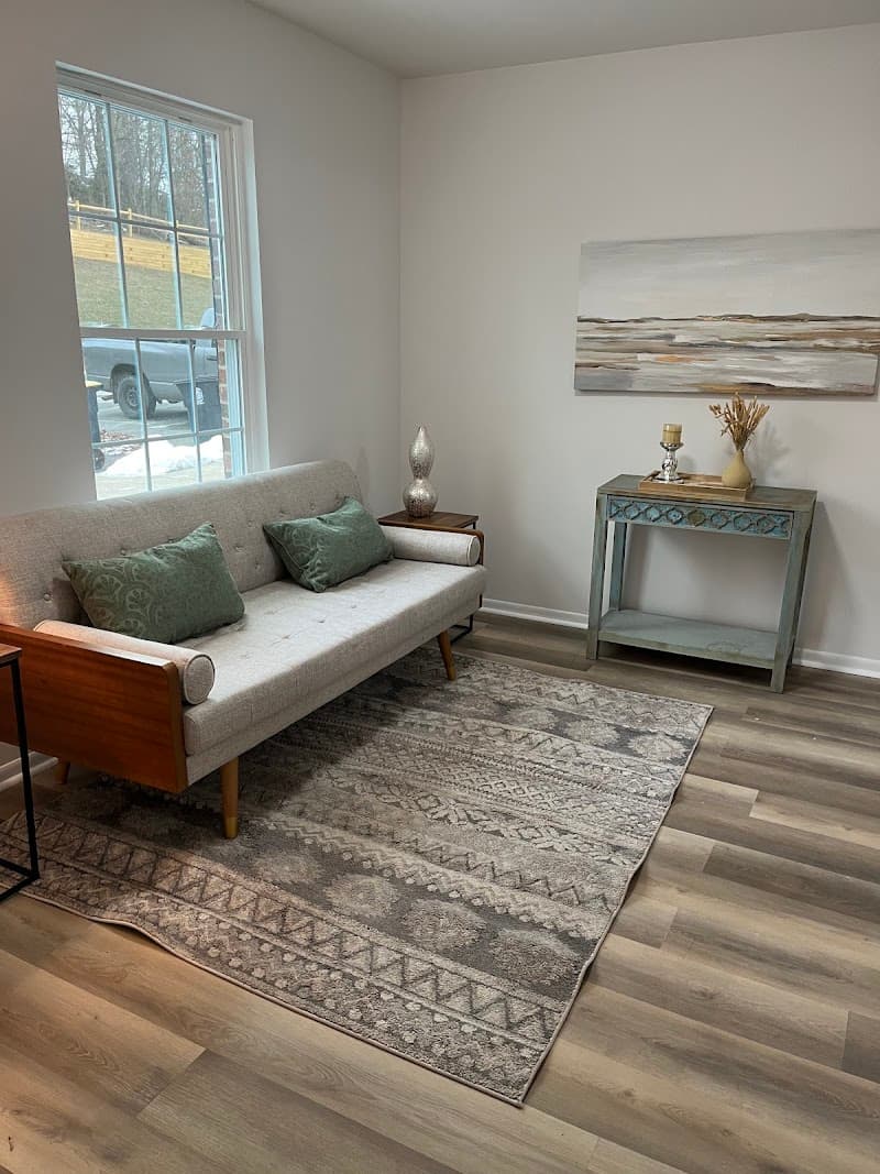 Ikonic Dimensions Full Service Hair Salon Clinton photo