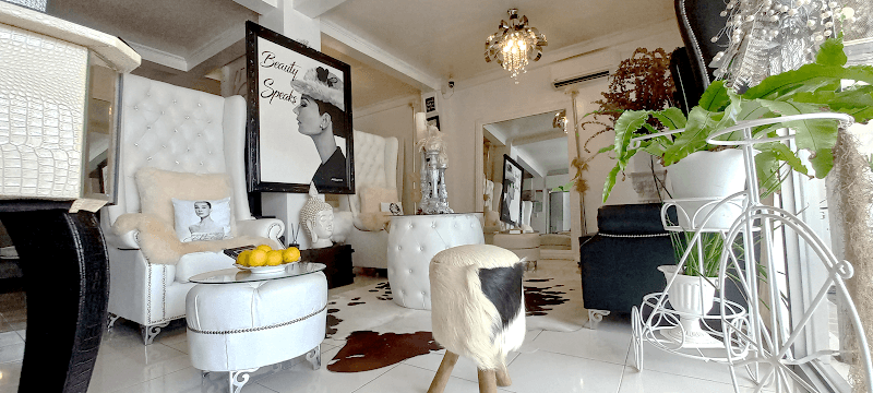 Impeccably Beautiful Gluta Spa Balayan photo