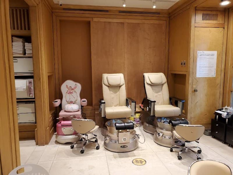 Iris Nail New York photo