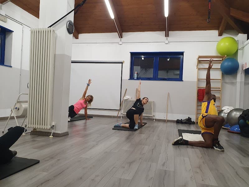 Isola108 Shiatsu Yoga Pilates Cardio Fitness Potenziamento Torino photo