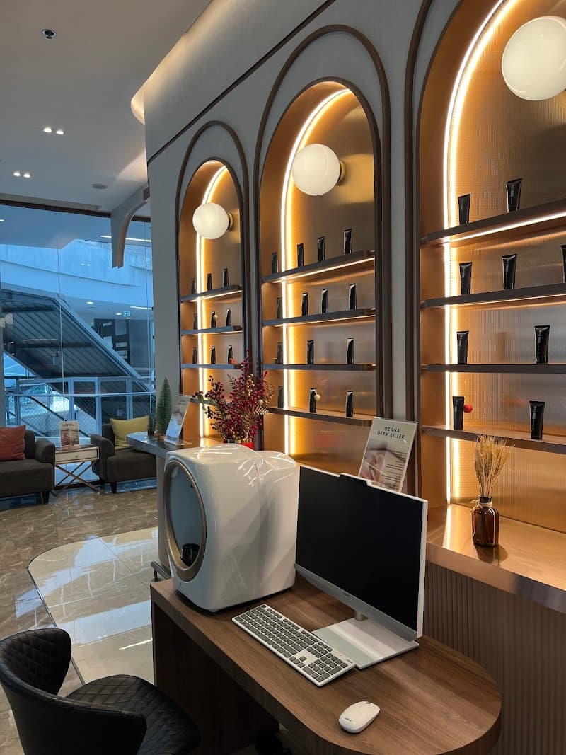 ISS Aesthetic and Wellness Bangkok photo