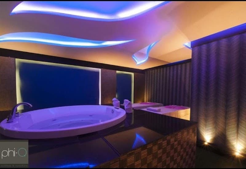 Indore issa family Thai SPA photo