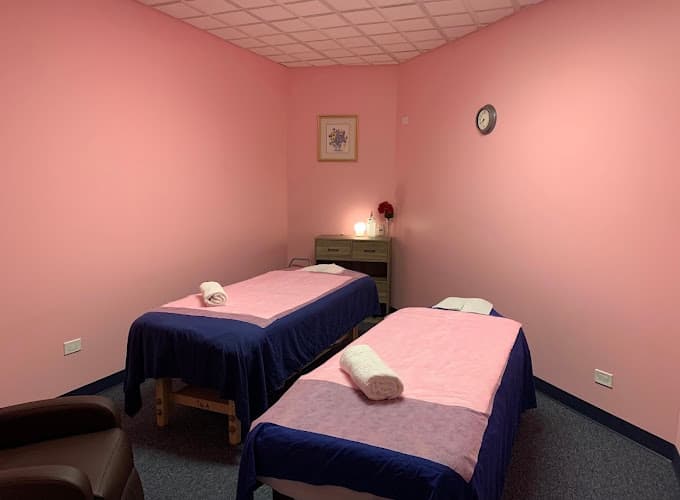 J7 Reflexology & Foot Spa Yangon photo