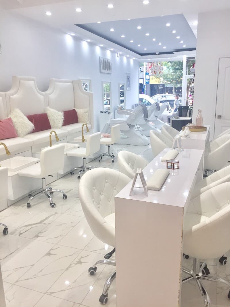 Jade Thread and Wax Bar Toronto photo