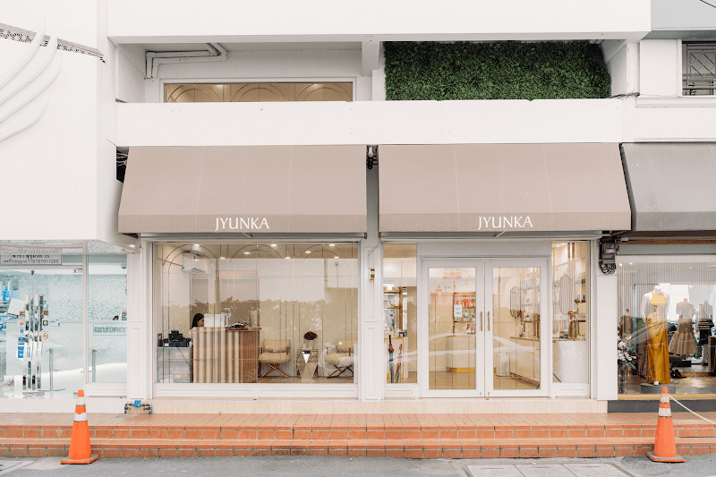 Jaonang Spa Jade Gua Sha Facial Massage by Lookwa Bangkok photo