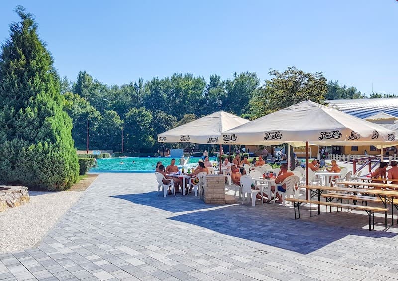 Jászberényi Lehel Termálfürdő és Kemping photo