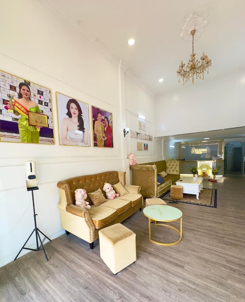 Jee Rina Luxury Phum Mouy photo