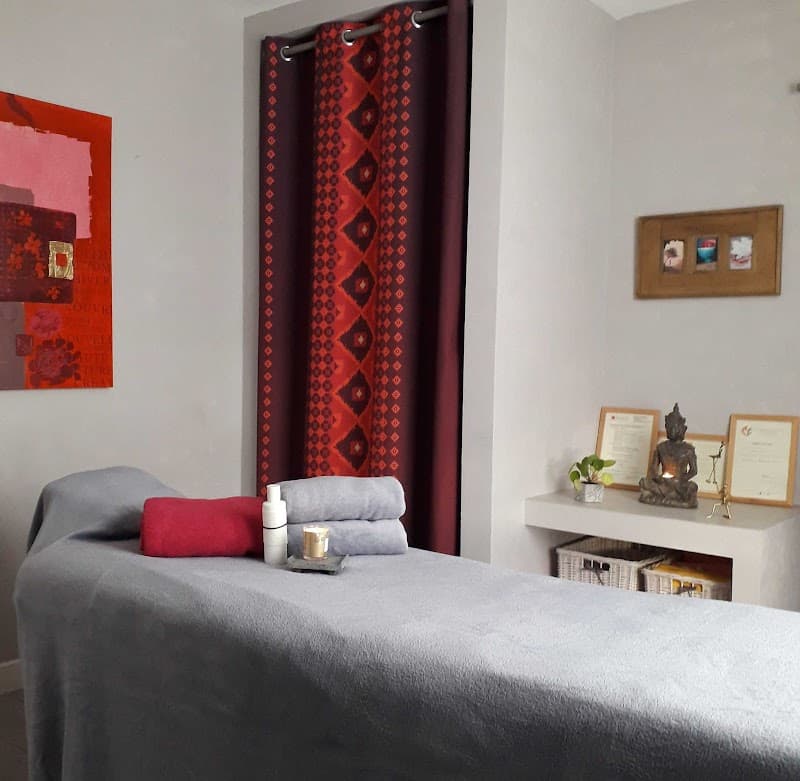 Jenny, praticienne massage bien-être Fontaine-le-Comte photo