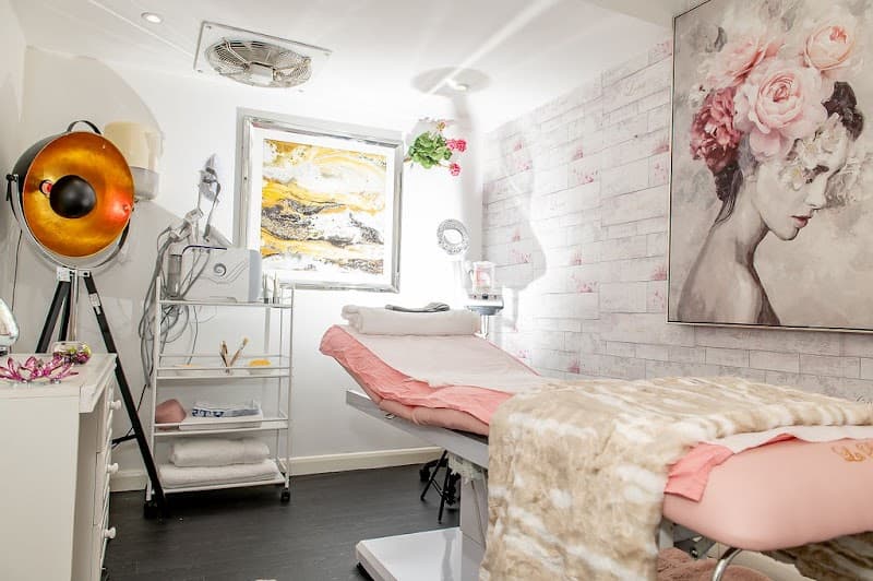 Jess Marsh at La Bella Hair & Beauty Salisbury photo