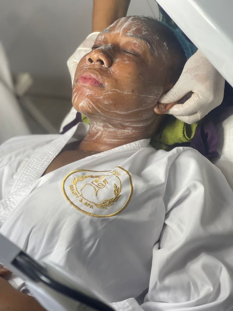 JNY BEAUTY & SPA (full body waxing & sculpting, pedicure, manicure, massage centre, nail salon, facial treatment, luxury spa) Lagos photo