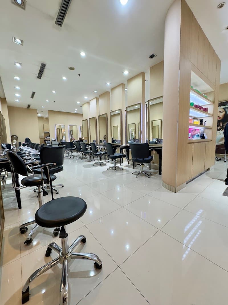 Johnny Andrean Salon Makassar photo