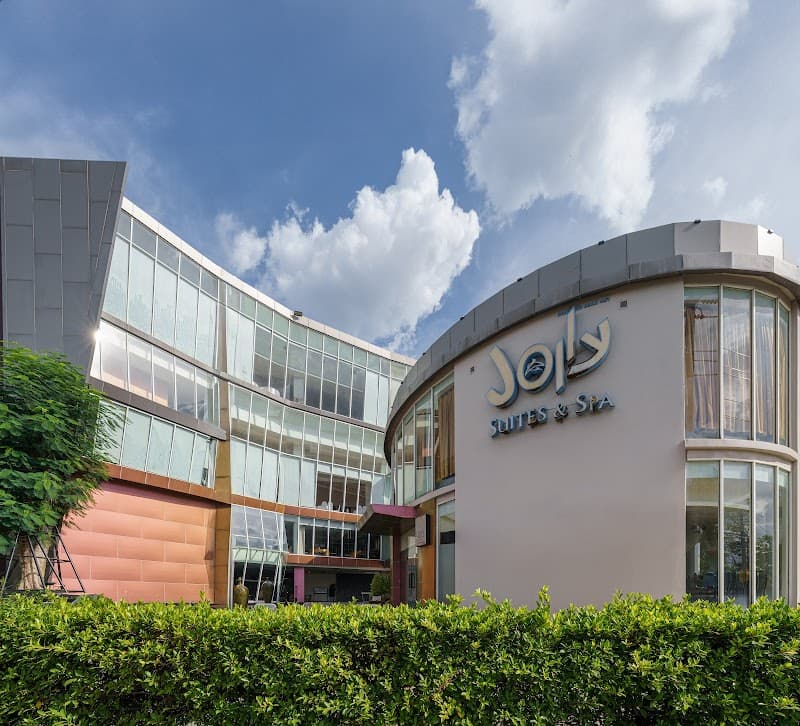 Jolly Suites and Spa Petchkasem Bangkok photo