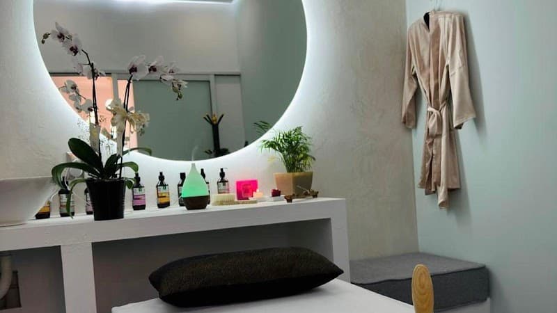 Kanae massages Tlaquepaque photo