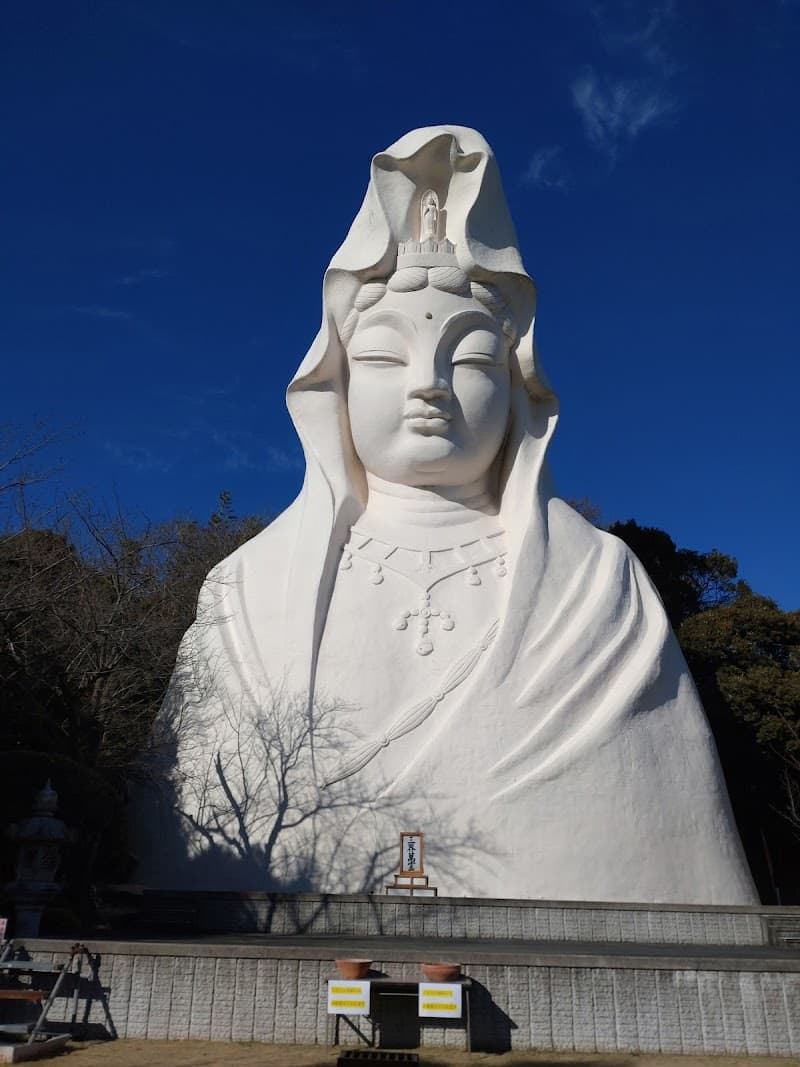 Kannon-en Minato Ward photo