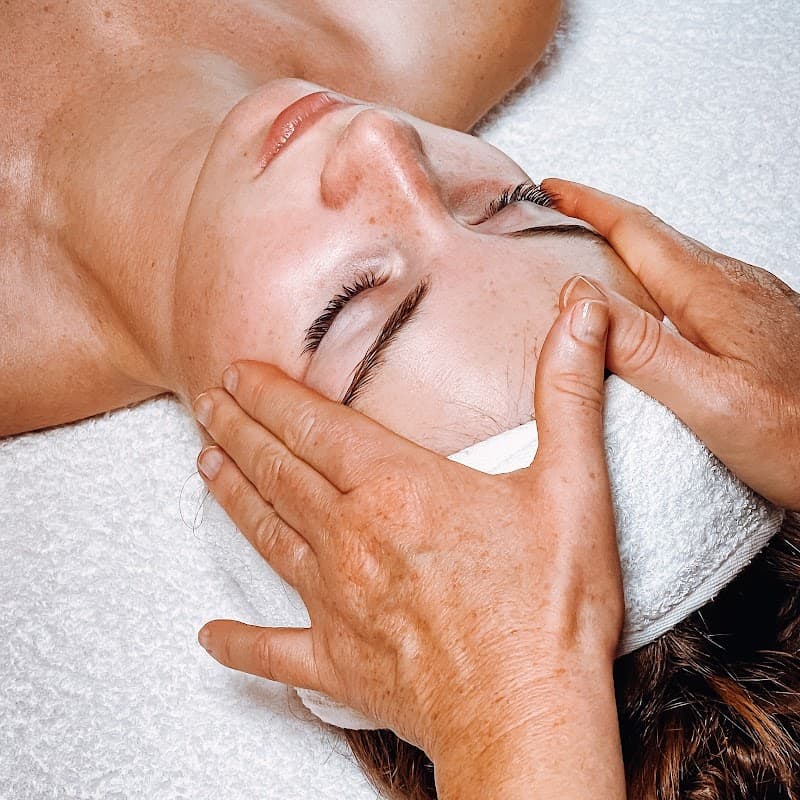 Karèle Apercé Facialiste Donville-les-Bains photo