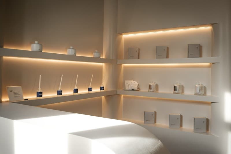 Bangkok keb-hom Scent Studio & Thai Massage photo