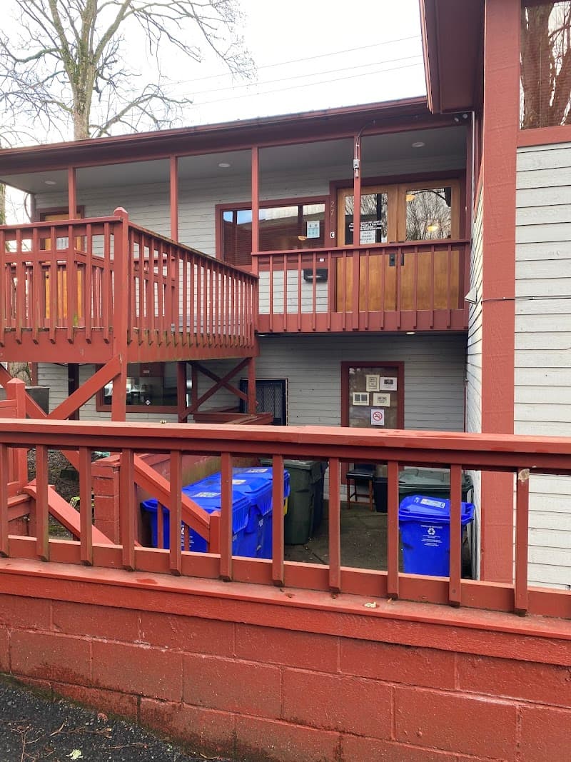 Kelly Barrett, LMT #18707 Portland photo