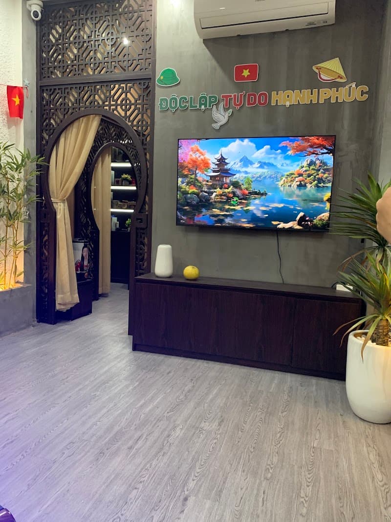 Khương Y Đạo - Lê Ngọc Hân Quận Hai Bà Trưng photo