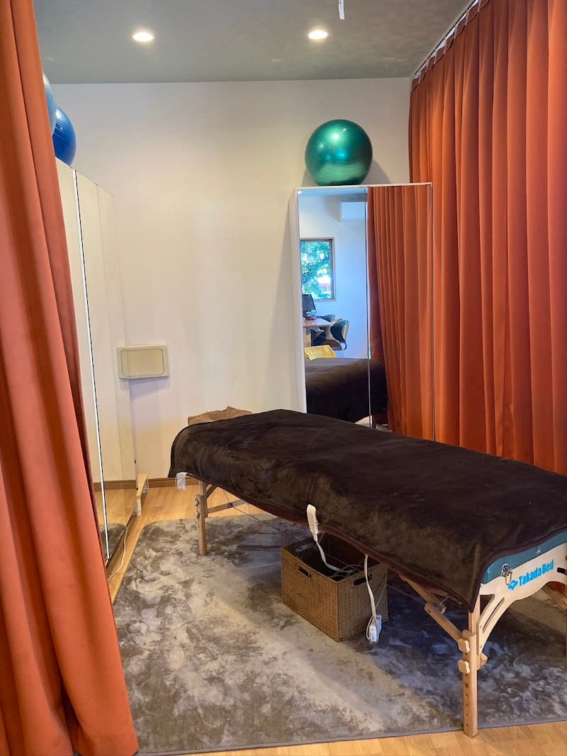 Kirari 32 Degree Cosmetics & Pelvic Correction Child Friendly Kumamoto City Nishi Ward photo