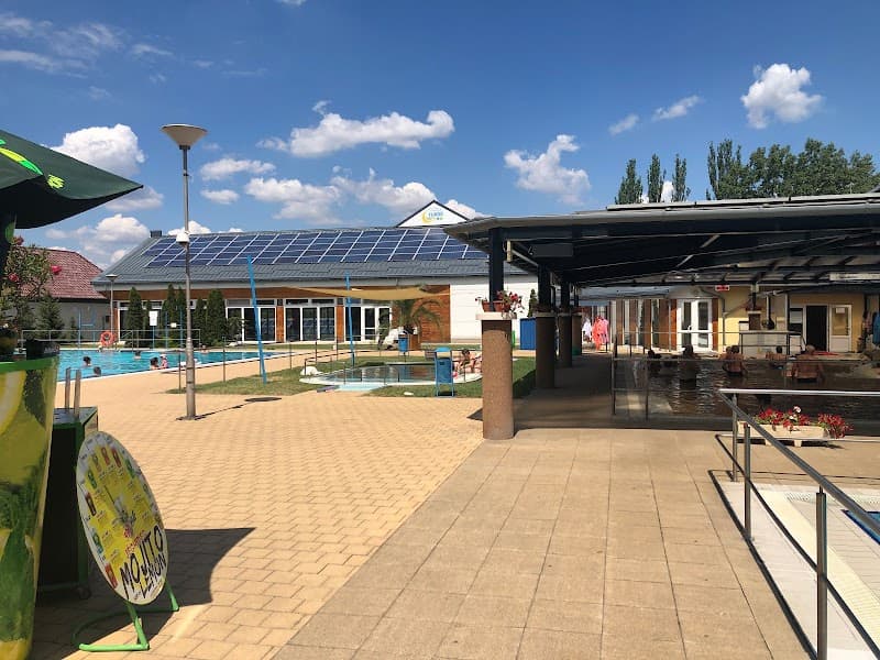 Kiskőrösi Termálfürdő, Strand És Kemping photo