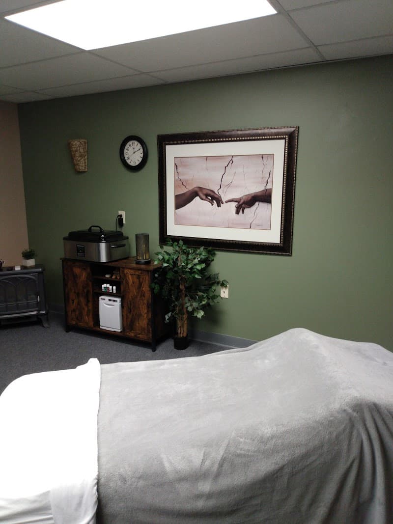 Knots Kneaded Massage Therapy Gladstone photo