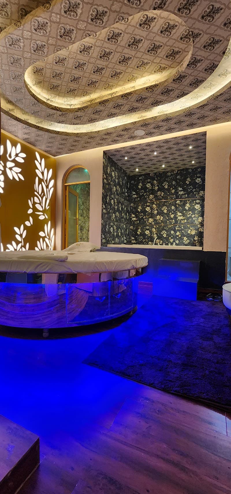 Kobido facial massage Delhi photo