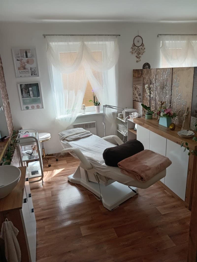 Kosmetické služby Nový Bor photo