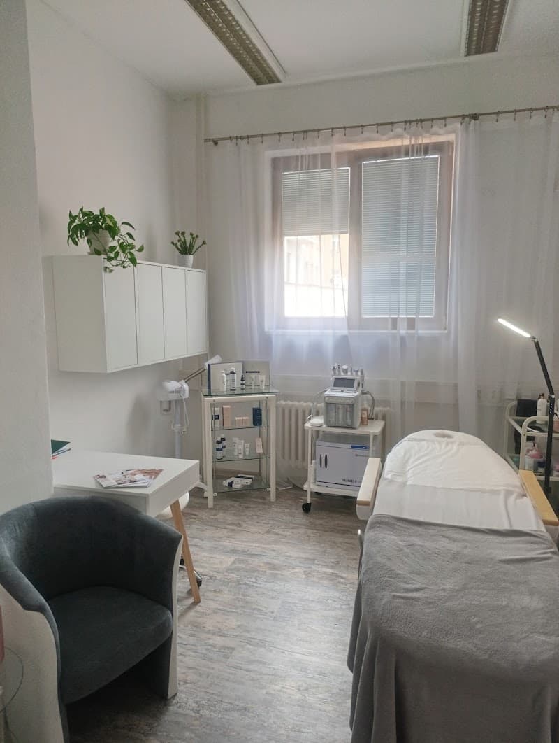 Kosmetika a masáže Nikavero Jihlava photo