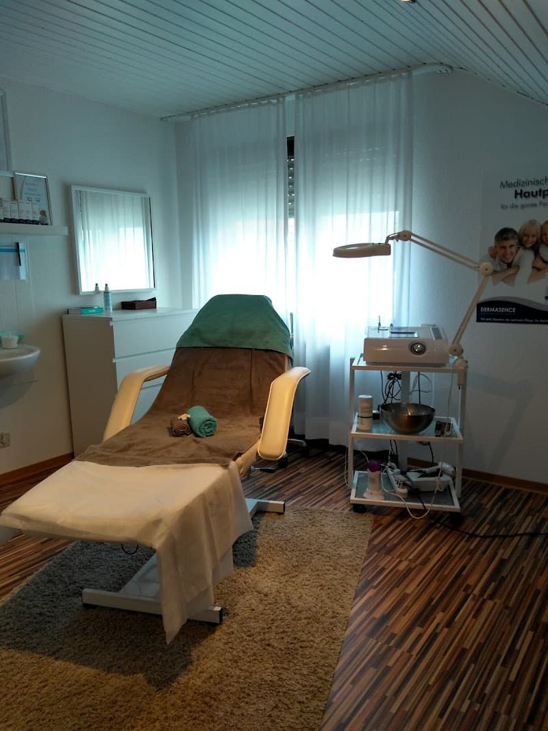 Kosmetikstudio skincare@apotheke-dr-dorda.de Asperg photo