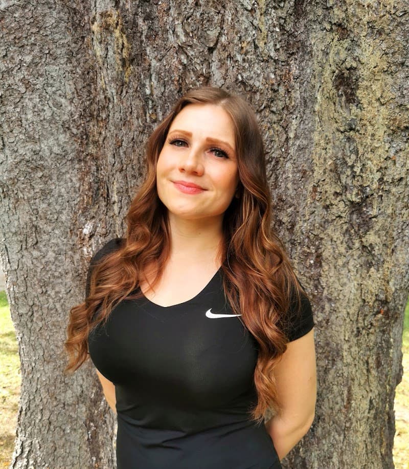 Koulutettu hieroja Julia Hautaniemi Tampere photo