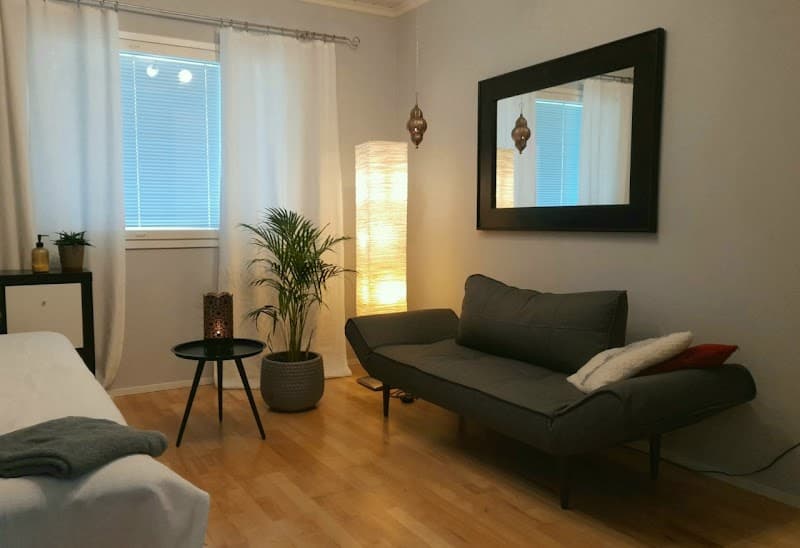 Koulutettu hieroja & LifeCoach Mimosa Ripatti Vantaa photo