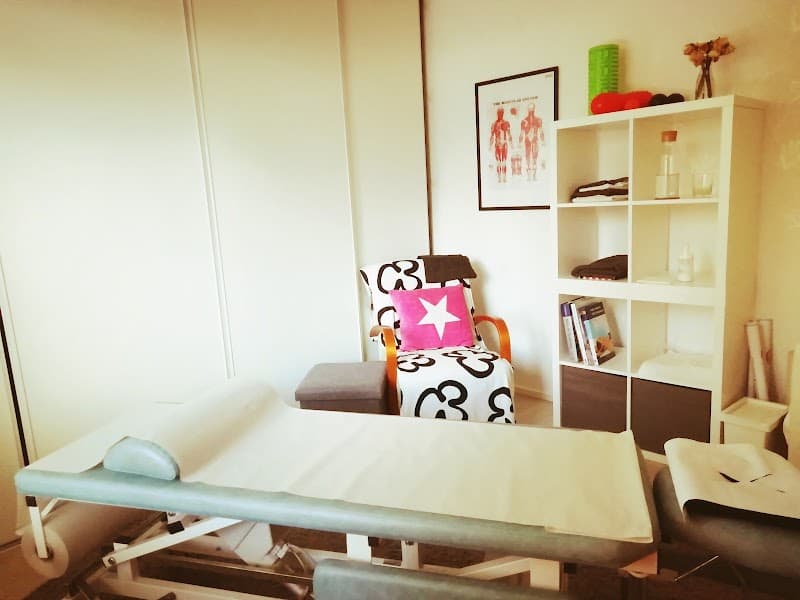 Koulutettu Hieroja Sanna Häkkinen Helsinki photo