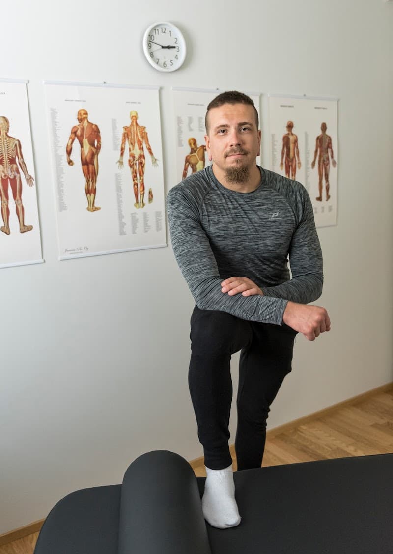 Koulutettu hieroja / urheiluhieroja Mika Kivinen Oulu photo