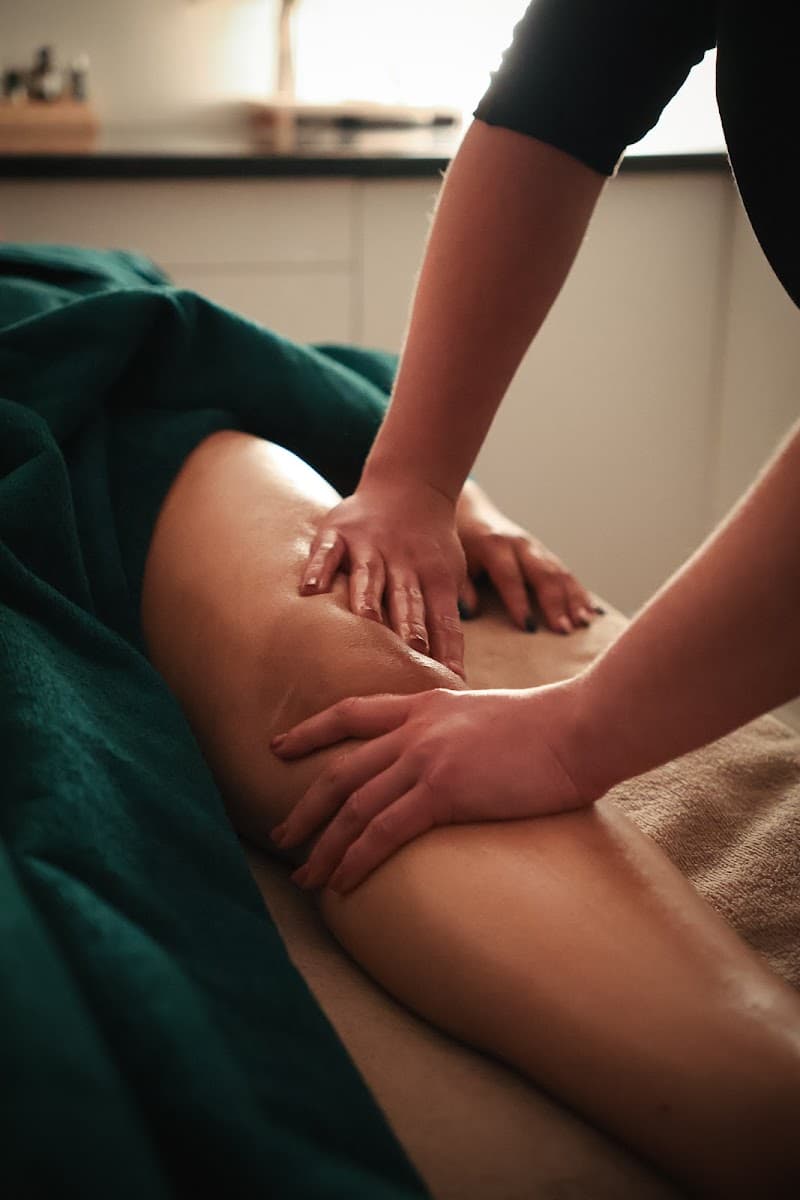 L'émeraude Salon de Bien-être privatif Lorient l Digipuncture l Drainage l Massages Visage et Corps l Soins esthétiques photo