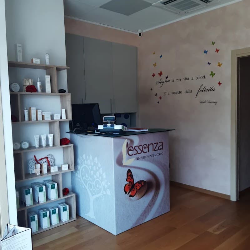 L' Essenza estetica e Benessere Mente e Corpo Paladina photo