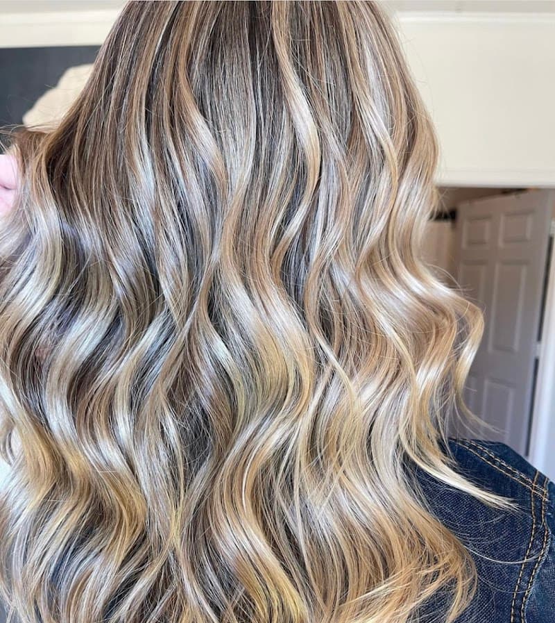 L Salon & Spa On West Marietta photo