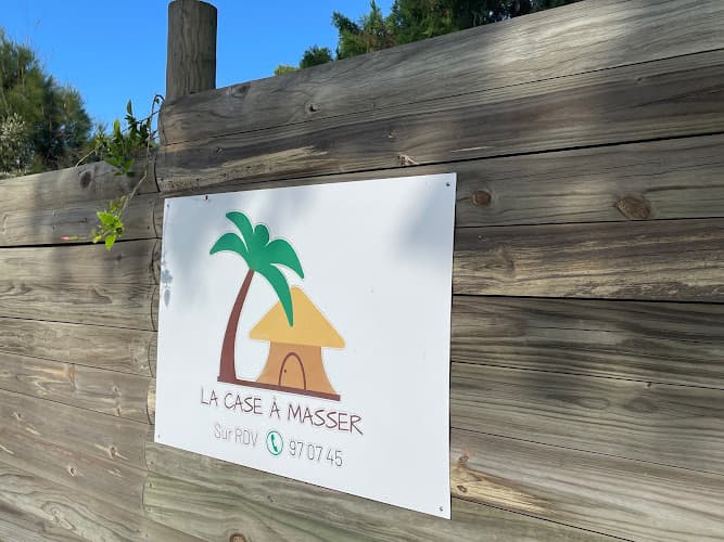 Nouméa la case à masser photo