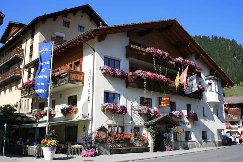 La Cruna Hotel-Restaurant Andermatt photo
