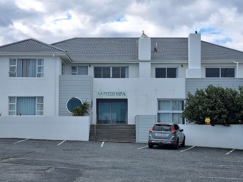 La Petite Southernmost SPA L'Agulhas photo