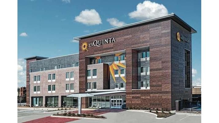 La Quinta Inn & Suites by Wyndham Dallas Grand Prairie North photo
