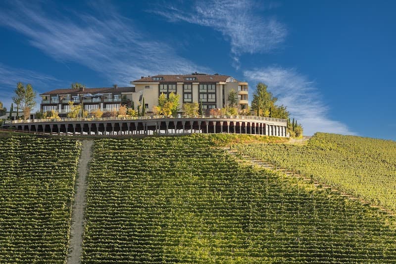 La Sovrana Spa Serralunga d'Alba photo