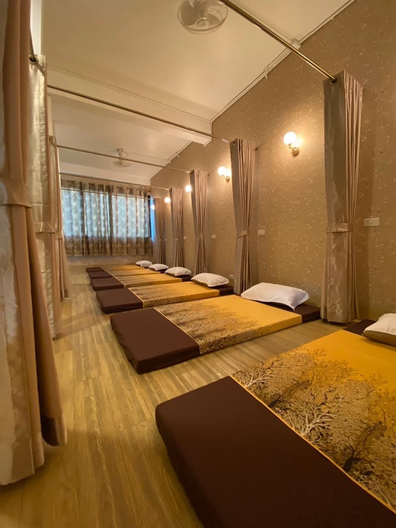 Laks Thai Massage Asok Bangkok photo